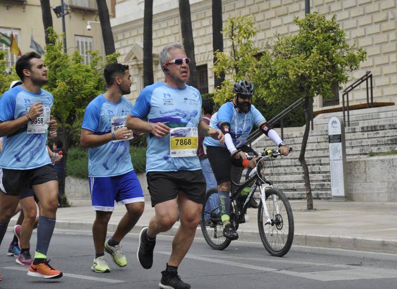 Más de 7.500 corredores participan en la 29ª edición de la Media Maratón Ciudad de Málaga.