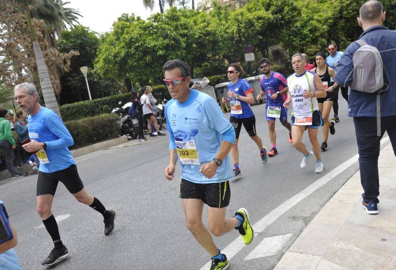 Más de 7.500 corredores participan en la 29ª edición de la Media Maratón Ciudad de Málaga.