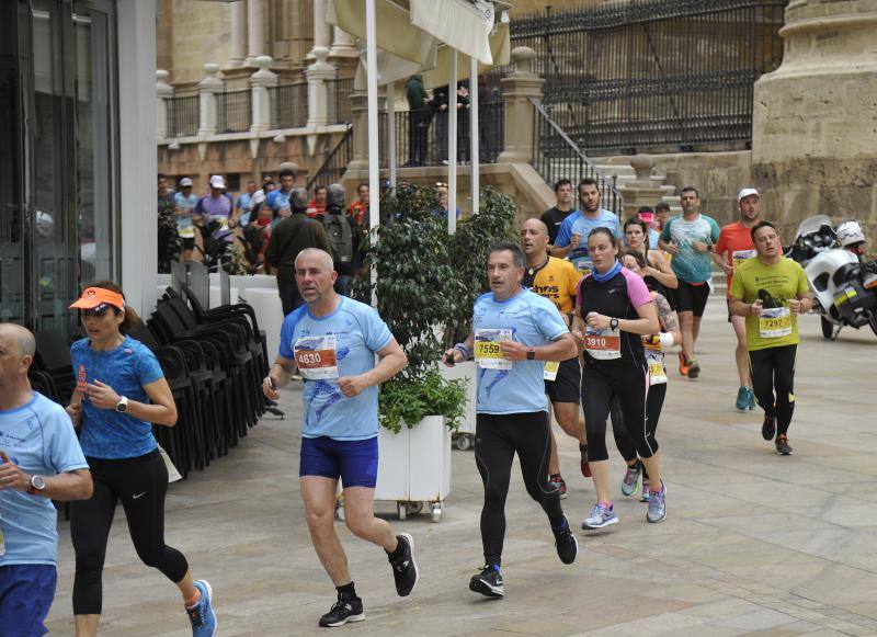 Más de 7.500 corredores participan en la 29ª edición de la Media Maratón Ciudad de Málaga.