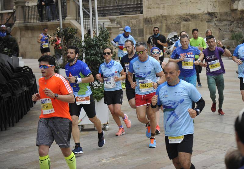 Más de 7.500 corredores participan en la 29ª edición de la Media Maratón Ciudad de Málaga.