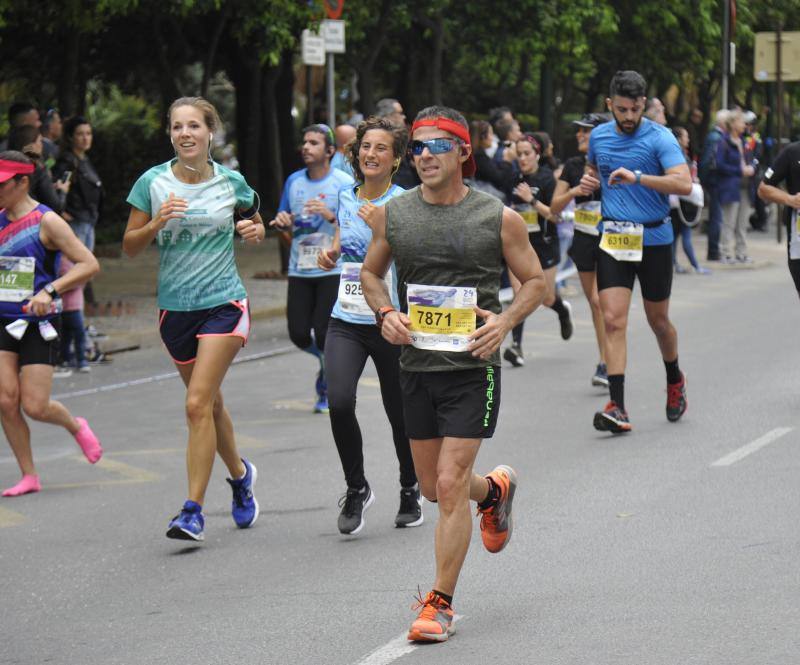 Más de 7.500 corredores participan en la 29ª edición de la Media Maratón Ciudad de Málaga.