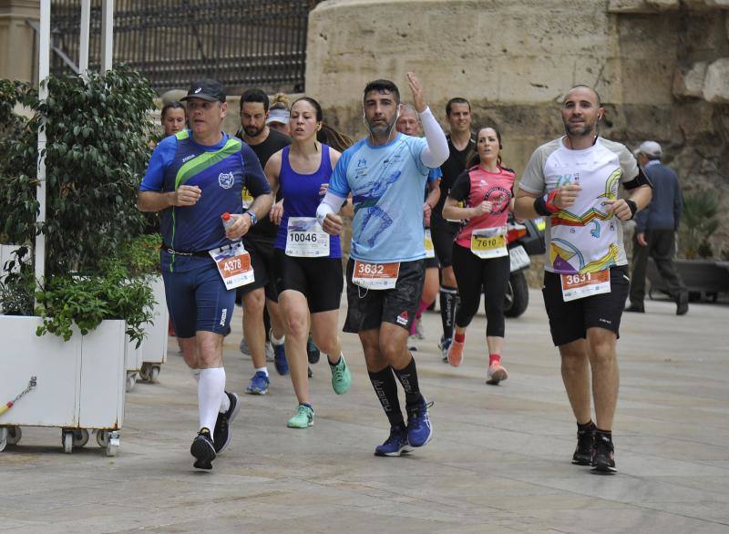 Más de 7.500 corredores participan en la 29ª edición de la Media Maratón Ciudad de Málaga.