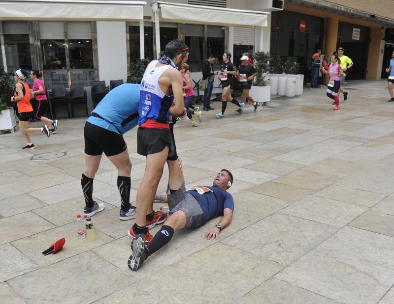 Más de 7.500 corredores participan en la 29ª edición de la Media Maratón Ciudad de Málaga.
