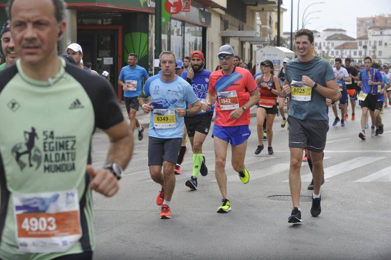 Más de 7.500 corredores participan en la 29ª edición de la Media Maratón Ciudad de Málaga.
