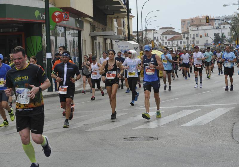 Más de 7.500 corredores participan en la 29ª edición de la Media Maratón Ciudad de Málaga.