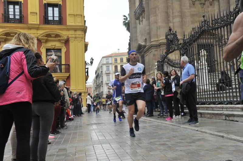 Más de 7.500 corredores participan en la 29ª edición de la Media Maratón Ciudad de Málaga.