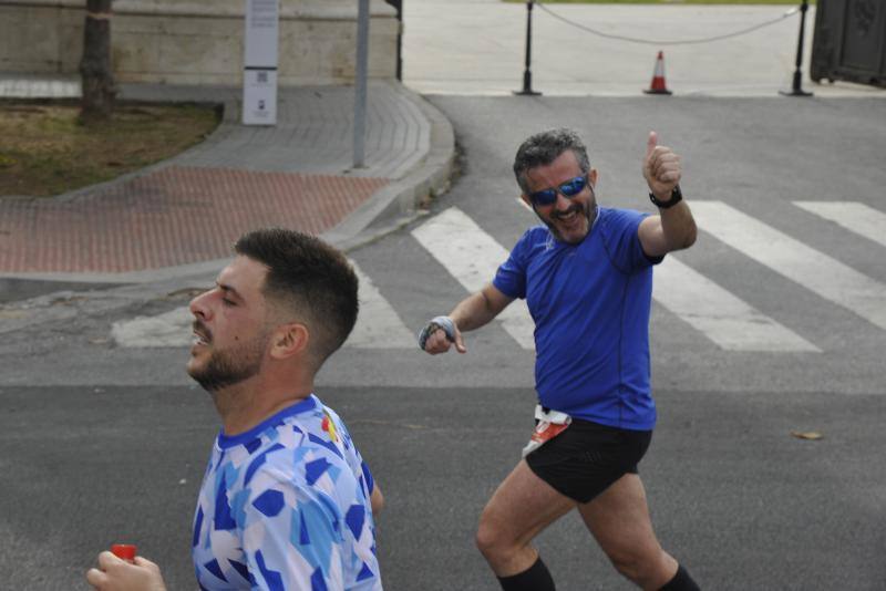 Más de 7.500 corredores participan en la 29ª edición de la Media Maratón Ciudad de Málaga.