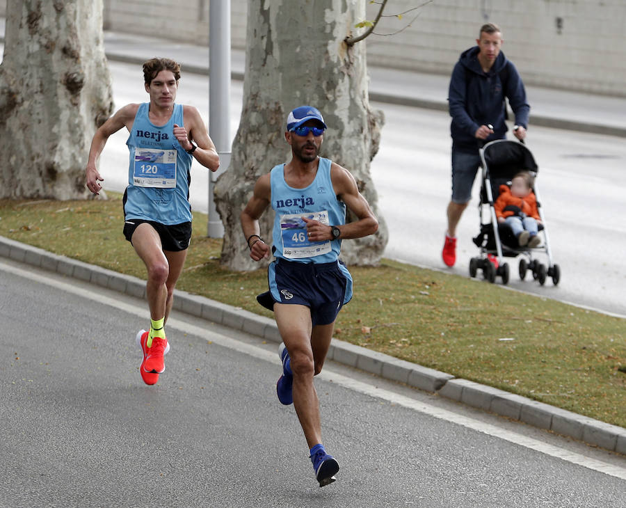 Más de 7.500 corredores participan en la 29ª edición de la Media Maratón Ciudad de Málaga.