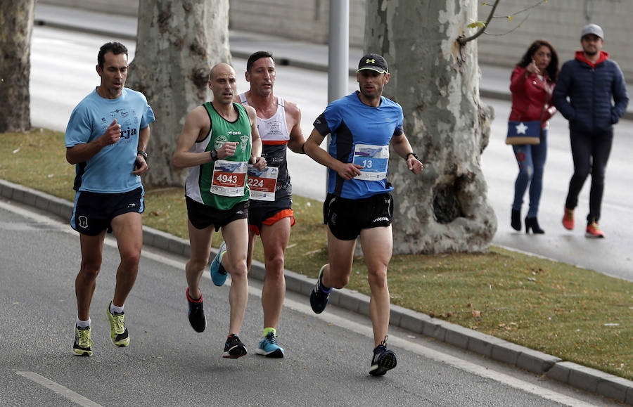 Más de 7.500 corredores participan en la 29ª edición de la Media Maratón Ciudad de Málaga.