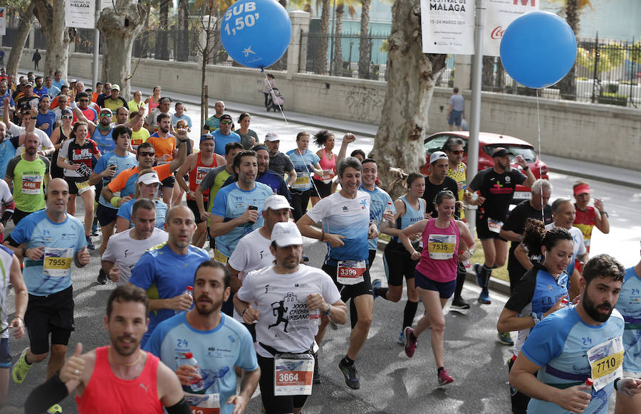 Mucho ambiente y color han llenado hoy las calles del centro de Málaga en la Media Maratón Teatro Soho Caixabank Ciudad de Málaga 2019