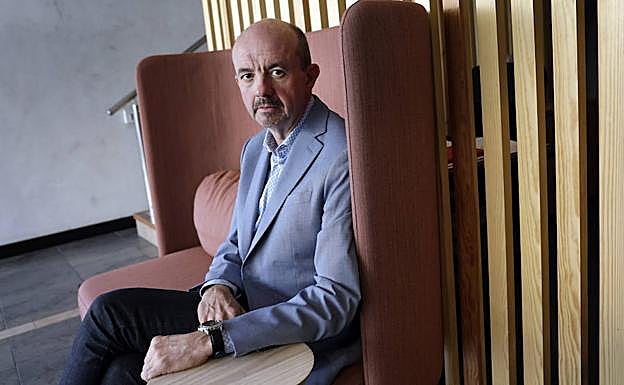 El periodista e investigador Carlos Hernández de Miguel