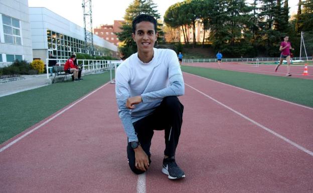 Ouassim Oumaiz, campeón de España y subcampeón de Europa sub-20 de cross, durante la entrevista. 
