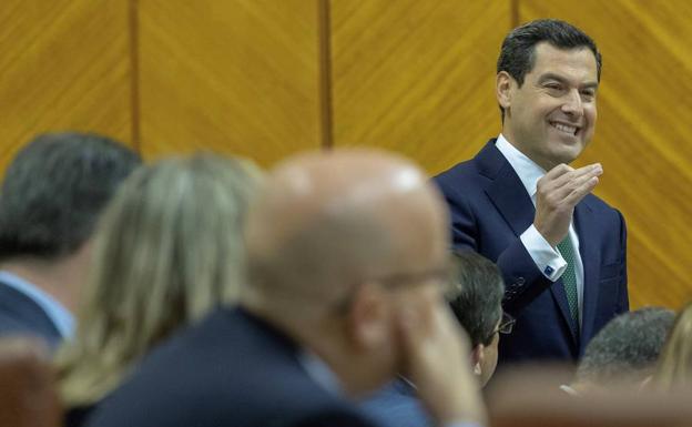 Moreno, en una sesión de control en el Parlamento andaluz. 