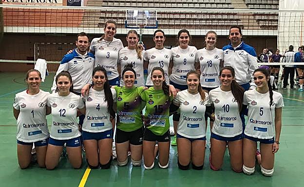 La plantilla sénior del Unideba-La Colina en las instalaciones de la UMA, donde se entrena y compite. 