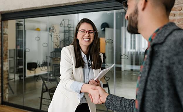 Las empresas están obligadas a registrar la jornada de todos los trabajadores
