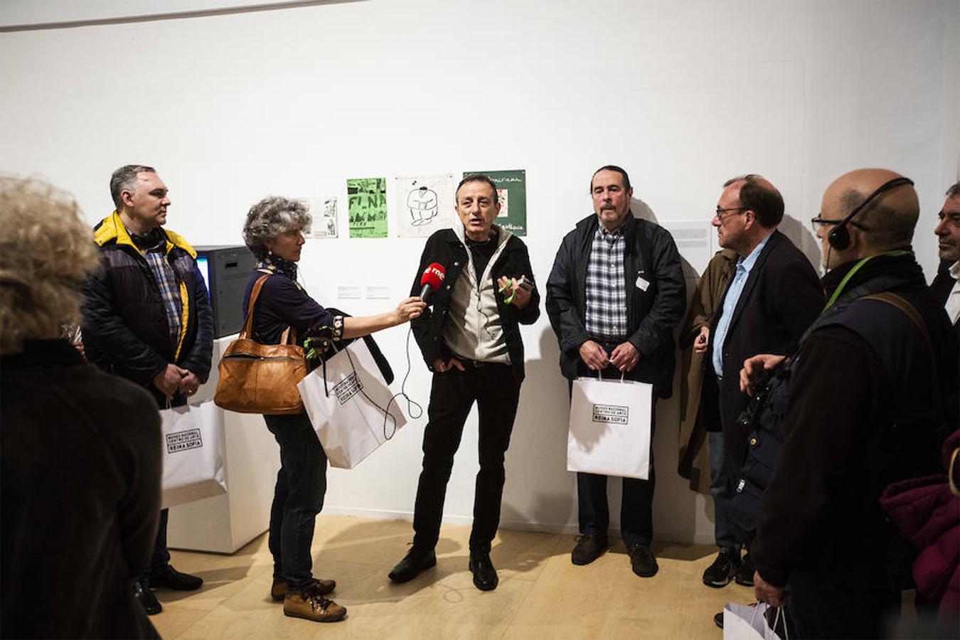 El creador malagueño firma en el museo nacional una ambiciosa retrospectiva que repasa cuatro décadas de trayectoria