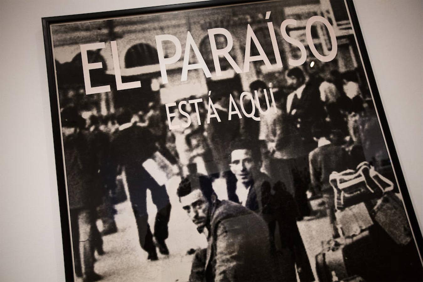 El creador malagueño firma en el museo nacional una ambiciosa retrospectiva que repasa cuatro décadas de trayectoria