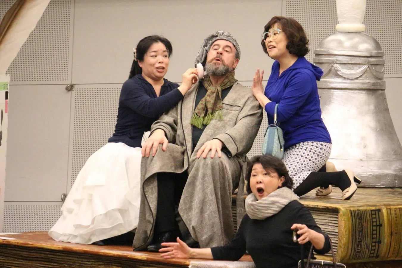 El barítono malagueño debuta como 'Gianni Schicchi' en el principal teatro de Japón. En su 30 aniversario en las tablas, vive una «segunda juventud» con nuevos retos interpretativos