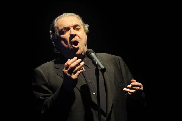 Adiós al gran cantor de la sencillez