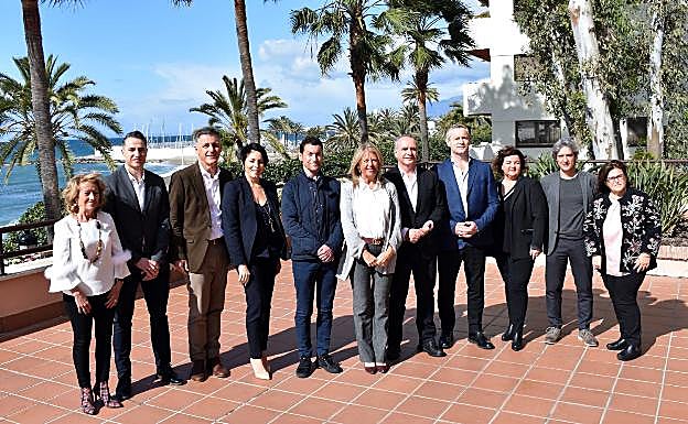 Foto de familia, hoy, en las instalaciones del Hotel Fuerte. 