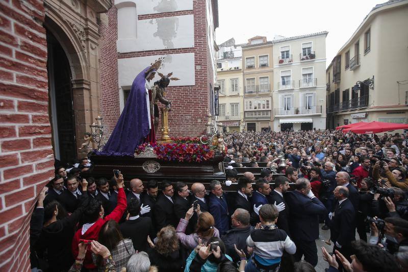 Traslado de Jesús atado a la columna y María Santísima de la O. (Gitanos).