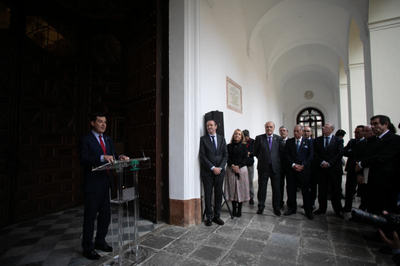 Juanma Moreno, presidente de la Junta de Andalucía, ha recibido a los presidentes de los Consejos de Cofradías de Andalucía, en la víspera de la Semana Santa 2019. 