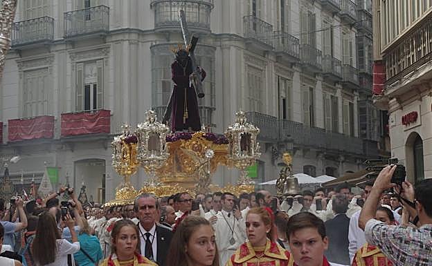 Salida procesional de Viñeros el Jueves Santo. 