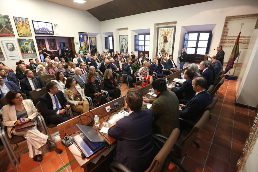 El libro es un gran homenaje a Garrido y a Gonzàlez, pero también un homenaje a la Semana Santa y a las cofradías de Málaga que se entregará con SUR.