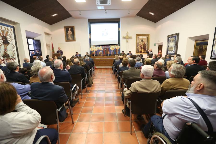 El libro es un gran homenaje a Garrido y a Gonzàlez, pero también un homenaje a la Semana Santa y a las cofradías de Málaga que se entregará con SUR.