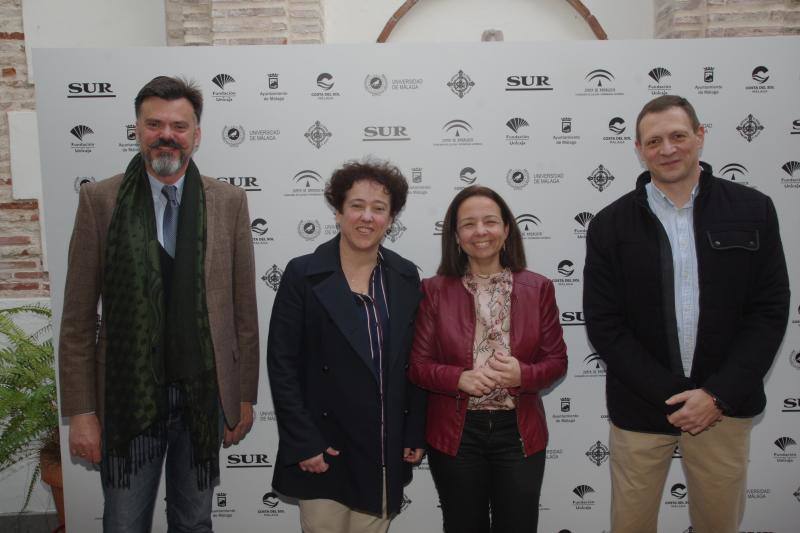 El libro es un gran homenaje a Garrido y a Gonzàlez, pero también un homenaje a la Semana Santa y a las cofradías de Málaga que se entregará con SUR.