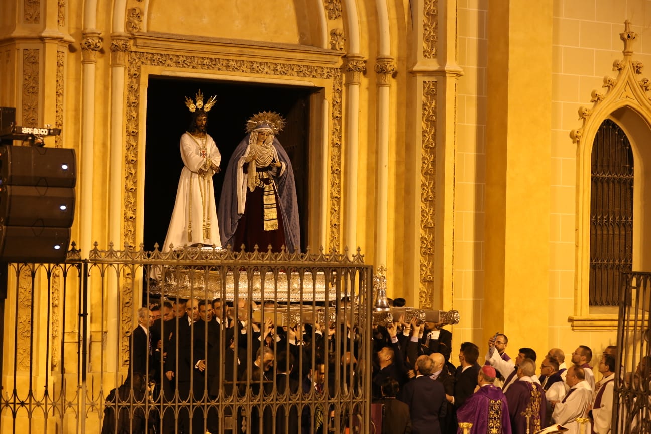 Las mejores imágenes de la misa del alba, el acto en el Hospital Civil y el recorrido por la Trinidad de los titulares de la Cofradía del Cautivo y La Trinidad este 2019.