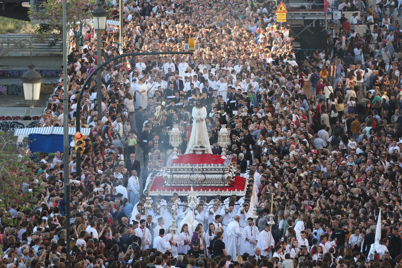 Fotos: Las mejores imágenes del recorrido procesional del Cautivo el Lunes Santo de 2019