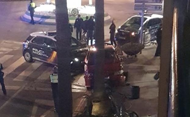 Nueve policías heridos y siete coches patrulla dañados