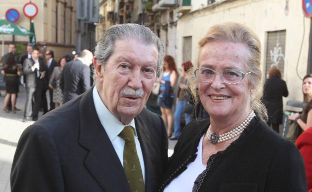 Manuel Alcántara y María Victoria Atencia, compañeros y amigos desde la infancia.