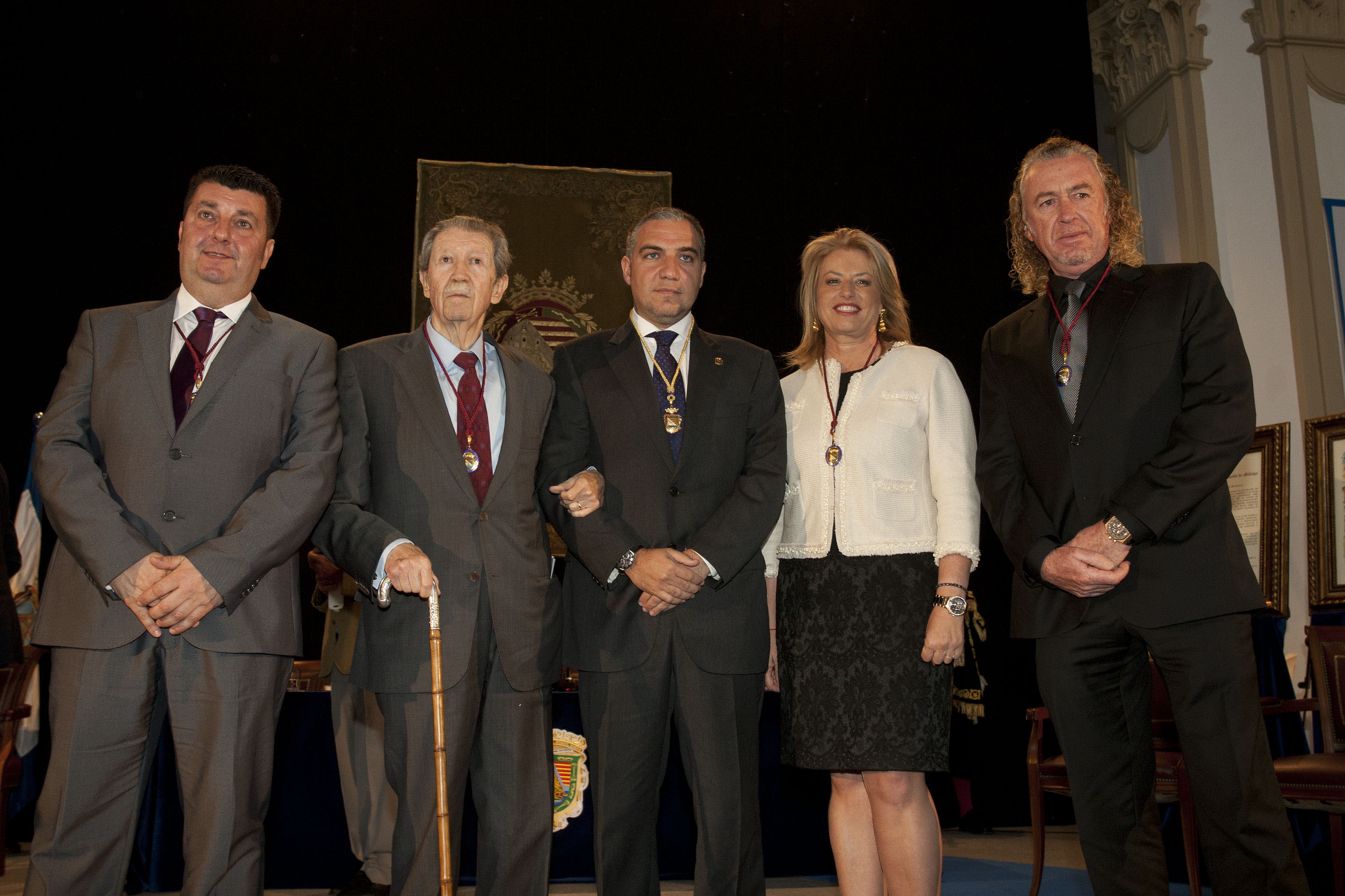Manuel Alcántara recibió la Medalla de Oro de la Provincia en 2014 junto a Flor de Torre, Miguel Ángel Jiménez y Emilio Sánchez Pascual, de la Asociación El Paso de Riogordo.