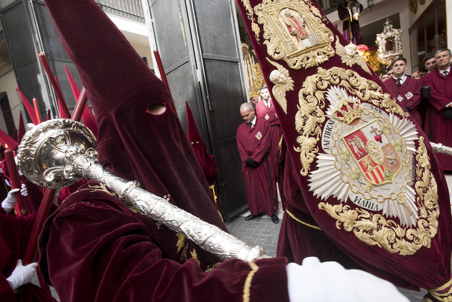 Las fotos de las cofradías del Jueves Santo: Sagrada Cena, Santa Cruz, Viñeros, Vera Cruz, Zamarrilla, Mena, Misericordia, Esperanza.