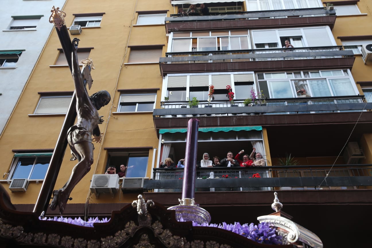 Las fotos de las cofradías del Jueves Santo: Sagrada Cena, Santa Cruz, Viñeros, Vera Cruz, Zamarrilla, Mena, Misericordia, Esperanza.