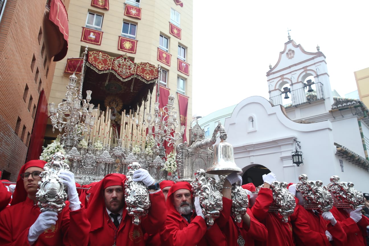 Las fotos de las cofradías del Jueves Santo: Sagrada Cena, Santa Cruz, Viñeros, Vera Cruz, Zamarrilla, Mena, Misericordia, Esperanza.