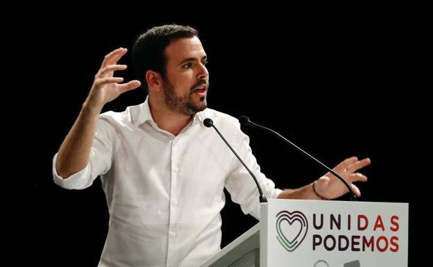 El coordinador federal de Izquierda Unida y cabeza de lista al Congreso por Málaga, Alberto Garzón, en un acto de campaña electoral 