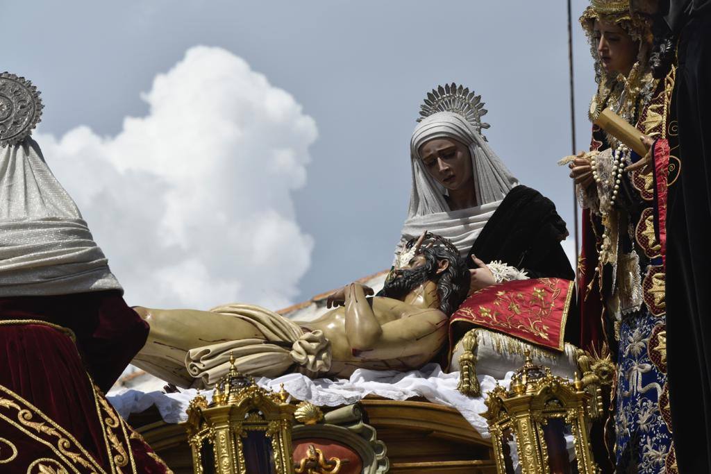 Las fotos de las cofradías del Viernes Santo: Monte Calvario