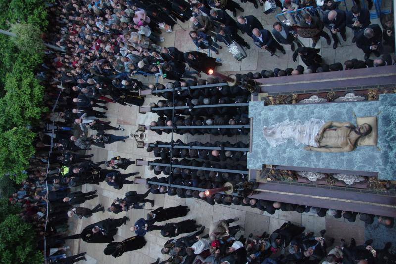 Los cortejos procesionales de Monte Calvario, Descendimiento, Dolores de San Juan, Amor, Traslado, Piedad, Sepulcro y Servitas