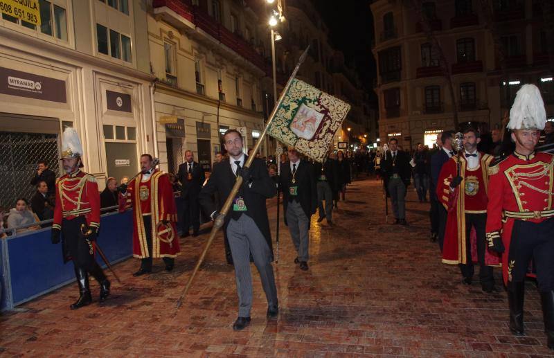 Las fotos de las cofradías del Viernes Santo: Sepulcro en procesión