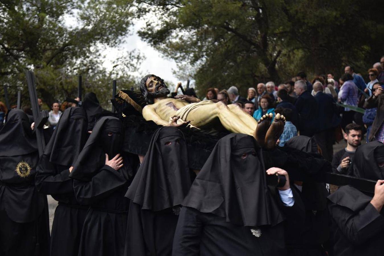 Las fotos de las cofradías del Viernes Santo: Monte Calvario