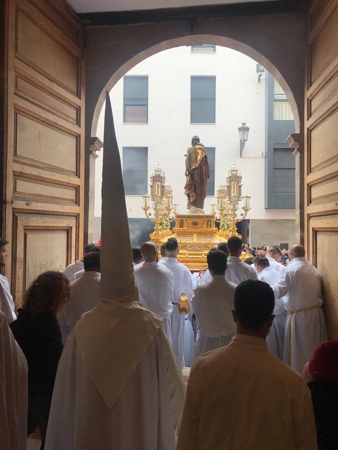 La procesión del Resucitado de Málaga, en imágenes
