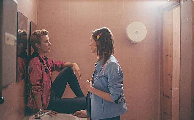 La exposición del Ateneo de Málaga reúne el trabajo de 14 fotógrafas.