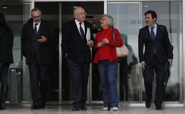 Porras, a au salida hoy de la Ciudad de la Justicia. 