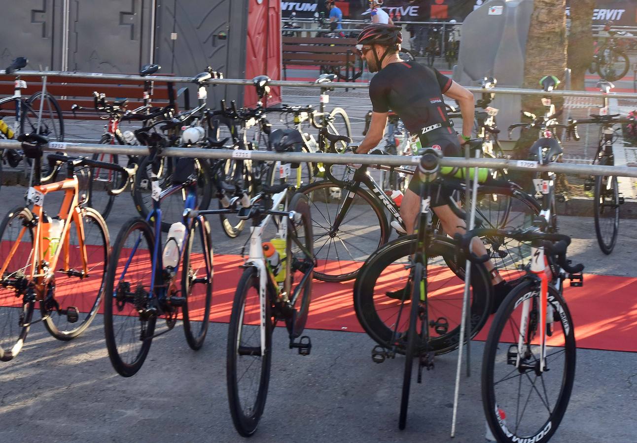 Triatletas de todo el mundo participan en la segunda edición del Ironman 70.3 de Marbella