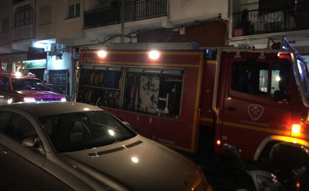magen de los bomberos actuando anoche en Nerja.