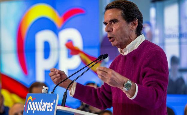Aznar aboga por una «reconstitución» del centro derecha para no «desperdiciar» votos