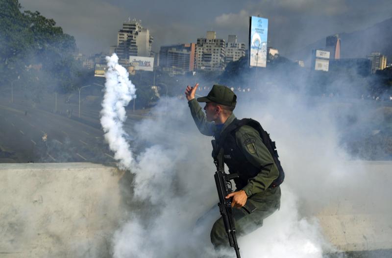 Los opositores Guaidó y Leopoldo López lideran el golpe contra Maduro 